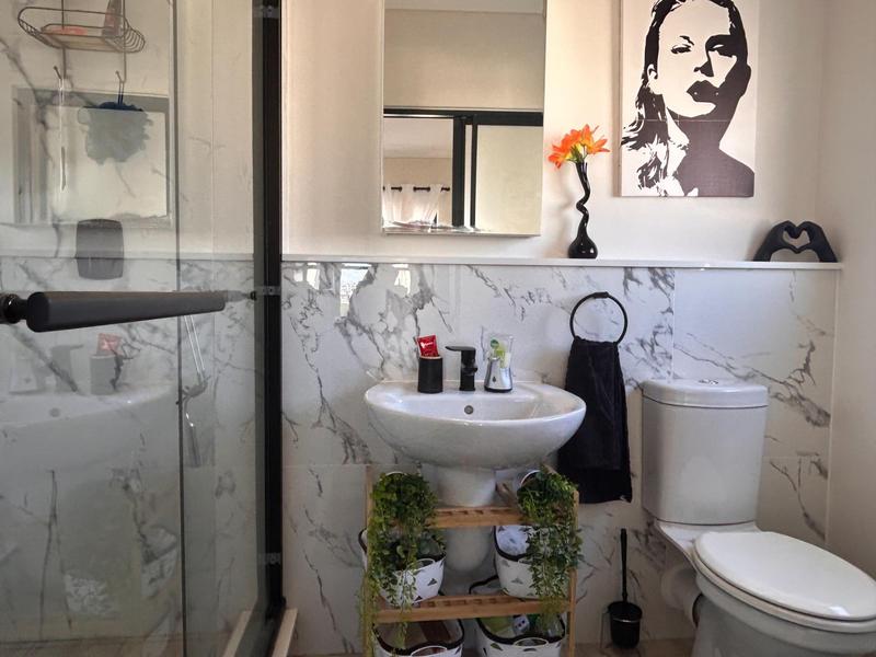 To Let 1 Bedroom Property for Rent in Sandown Western Cape